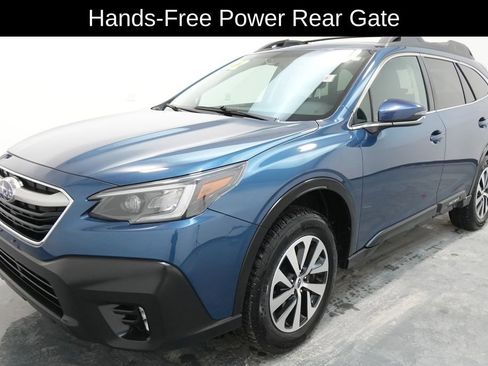 Used 2022 Subaru Outback Premium image 3