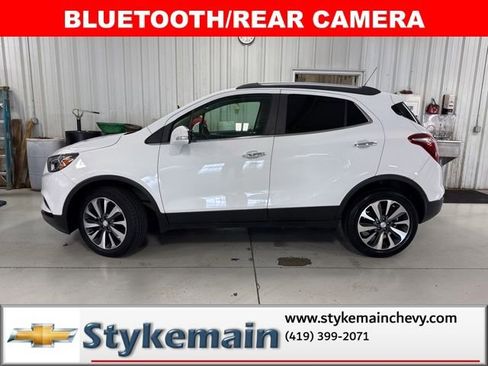 Used 2020 Buick Encore Essence AWD/4WD image 2