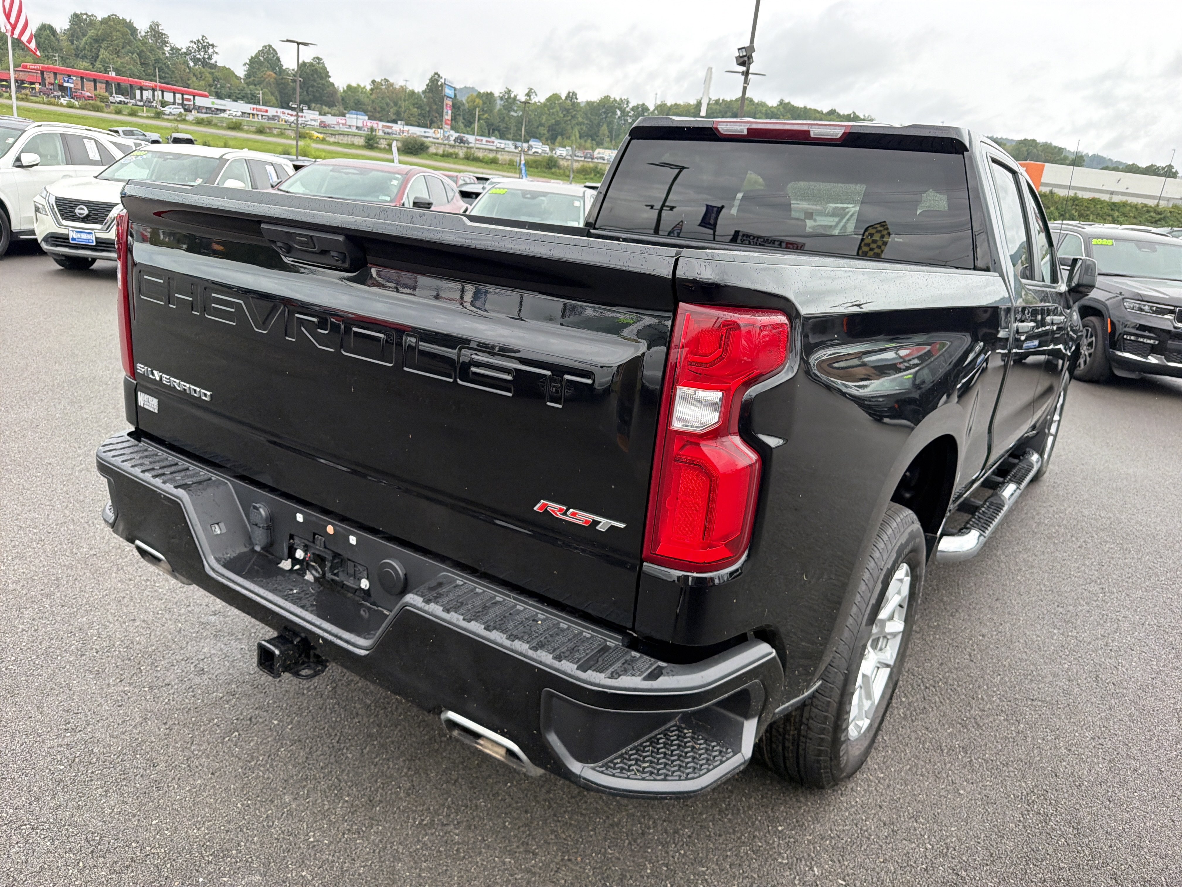 Certified 2024 Chevrolet Silverado 1500 RST w/ Z71 Off-Road Package AWD/4WD image 7