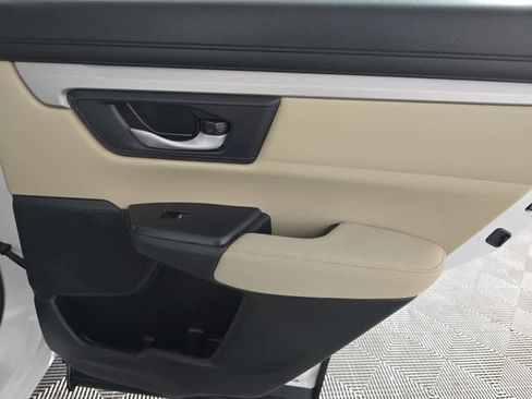 Used 2020 Honda CR-V LX image 9