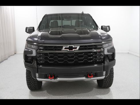 Certified 2023 Chevrolet Silverado 1500 ZR2 AWD/4WD image 2