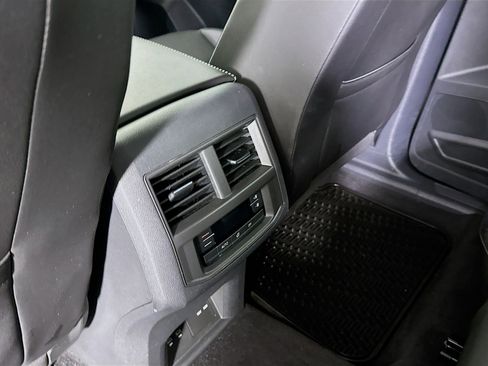 Used 2023 Volkswagen Atlas SE w/ Black Wheel Package FWD image 26