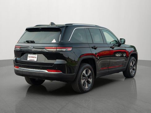 Used 2022 Jeep Grand Cherokee Limited 4xe w/ Luxury Tech Group II AWD/4WD image 7
