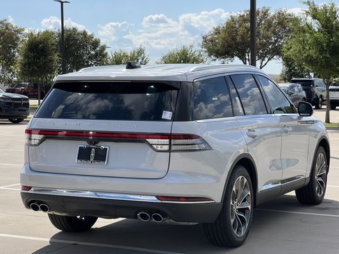 New 2025 Lincoln Aviator Reserve image 9