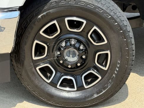 Used 2022 Ford F250 Lariat w/ Lariat Ultimate Package AWD/4WD image 8