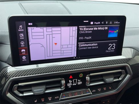 Used 2023 BMW X4 M40i w/ Premium Package image 31