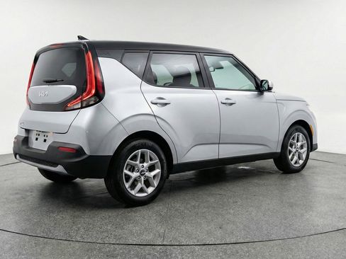 Used 2025 Kia Soul LX w/ LX Technology Package image 7