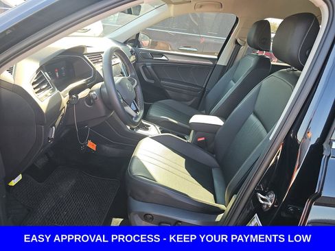 Used 2022 Volkswagen Tiguan SE image 19