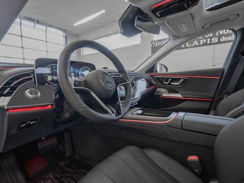 Used 2025 Mercedes-Benz E 450 4MATIC All-Terrain Wagon image 6