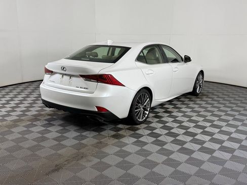Used 2019 Lexus IS 300 AWD image 11