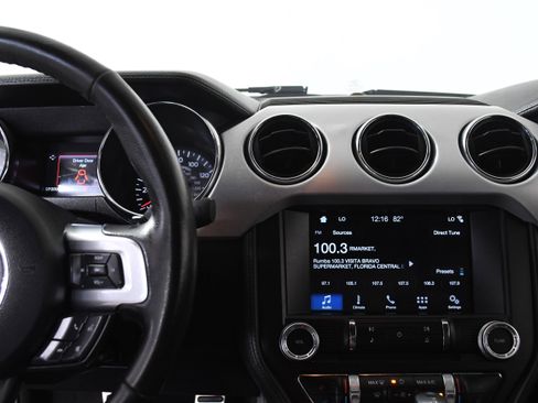Used 2016 Ford Mustang Premium image 16