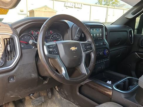 Used 2022 Chevrolet Silverado 2500 LT w/ Convenience Package image 10