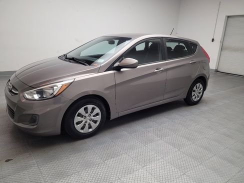 Used 2017 Hyundai Accent SE image 2