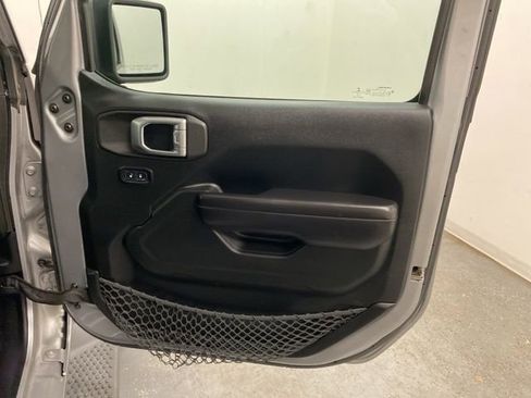 Used 2019 Jeep Wrangler Unlimited Sport S image 27