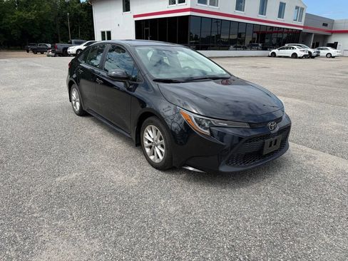 Used 2022 Toyota Corolla LE w/ LE Convenience Package FWD image 1