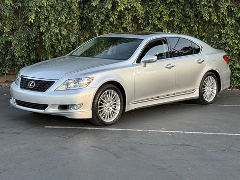 Used 2011 Lexus LS 460 w/ Sport Pkg RWD image 4