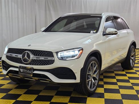 Used 2021 Mercedes-Benz GLC 300 4MATIC w/ AMG Line image 7