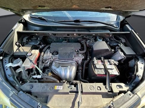 Used 2018 Toyota RAV4 XLE FWD image 32