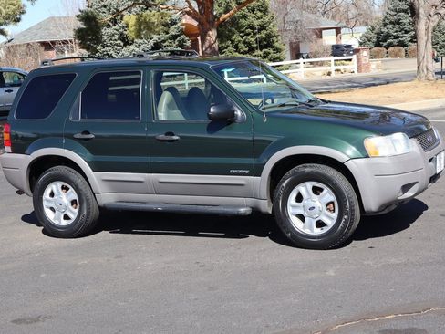 Used 2001 Ford Escape XLT image 2