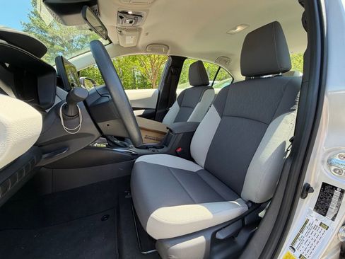 Used 2026 Toyota Corolla LE image 5