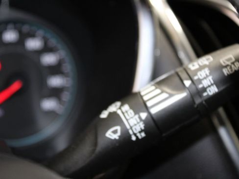 Used 2023 Chevrolet Equinox LT image 34