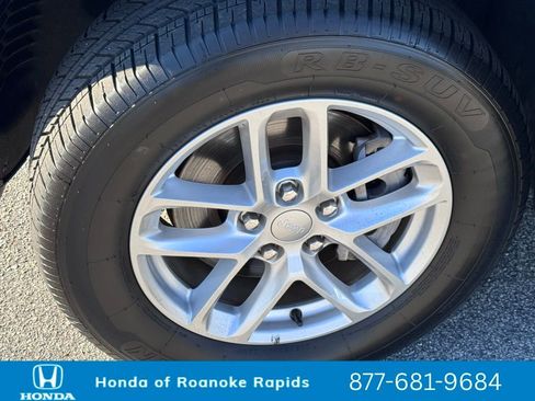 Used 2023 Jeep Grand Cherokee L Laredo image 39