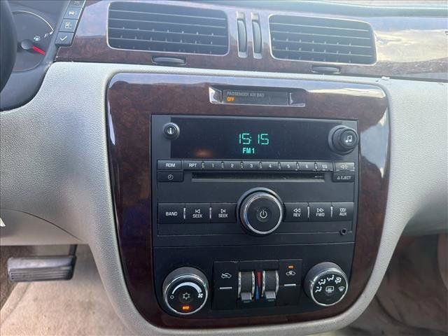 Used 2010 Chevrolet Impala LT FWD image 13
