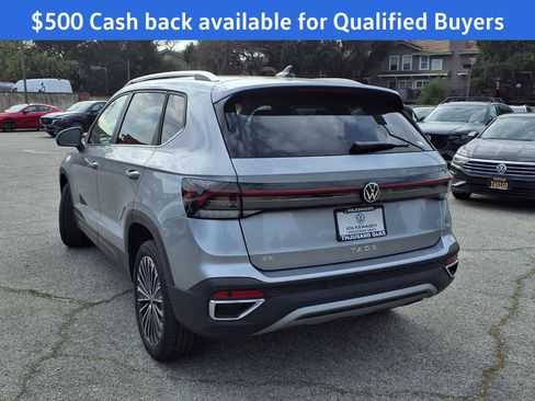 New 2026 Volkswagen Taos SE image 4