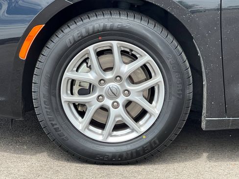 Used 2022 Chrysler Pacifica Touring-L FWD image 27