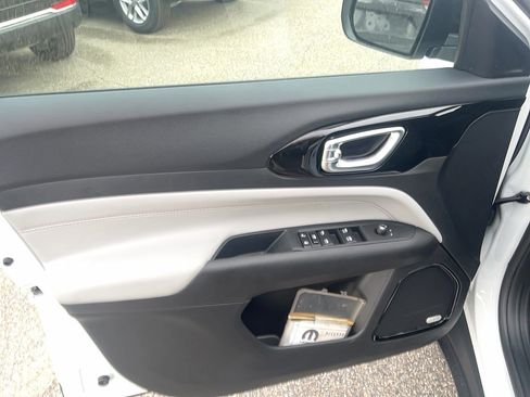 New 2026 Jeep Compass Limited w/ Sun, Sound & Navigation Group image 12
