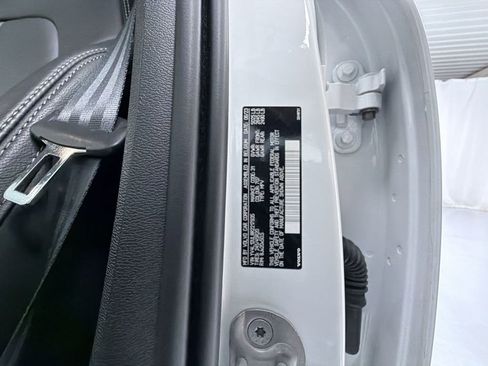 Used 2024 Volvo XC40 B5 Plus w/ Protection Package Premier image 27