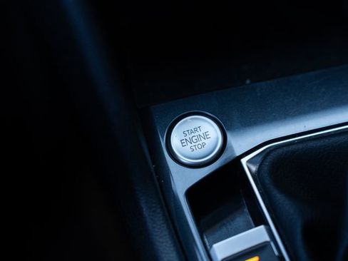 Used 2022 Volkswagen Tiguan SE R-Line image 28