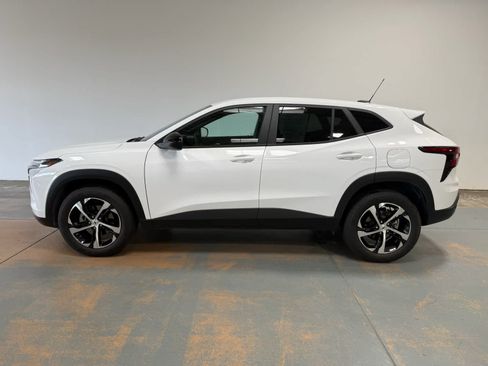 Used 2026 Chevrolet Trax RS w/ Driver Confidence Package FWD image 2
