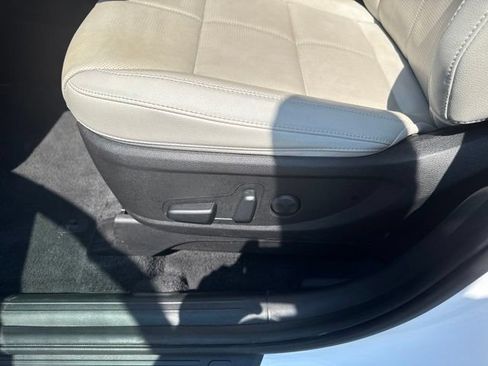 Certified 2024 Kia Telluride EX w/ EX Captain's Chair Package FWD image 22