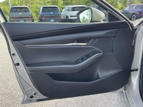 Used 2024 MAZDA MAZDA3 s FWD image 5
