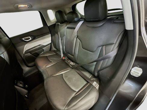 Used 2022 Jeep Compass Latitude image 28