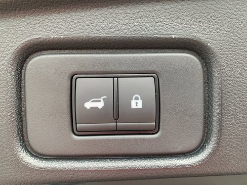 New 2026 Nissan Pathfinder SV image 6