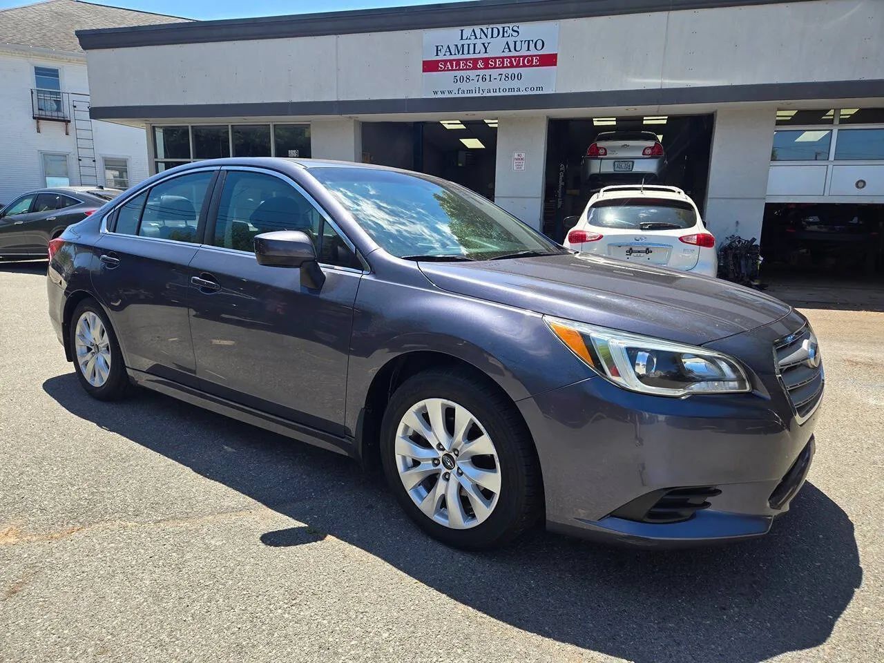 Used 2017 Subaru Legacy 2.5i Premium AWD/4WD image 1