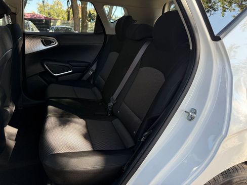 Used 2025 Kia Soul LX w/ LX Technology Package image 34