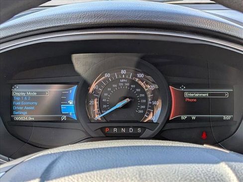 Used 2018 Ford Fusion SE w/ Fusion SE Technology Package image 10