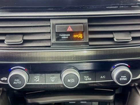 Certified 2022 Honda Accord Sport Special Edition image 19