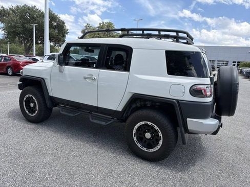 Used 2012 Toyota FJ Cruiser 2WD w/ Upgrade Pkg image 4