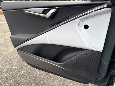 New 2025 Kia Niro Wind image 15