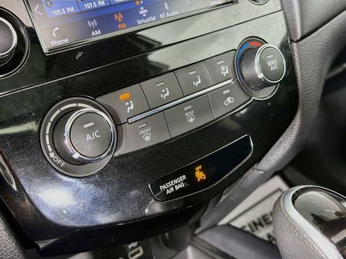 Used 2020 Nissan Rogue SV AWD/4WD image 15