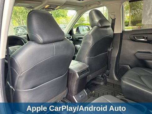Used 2020 Toyota Highlander XLE FWD image 22