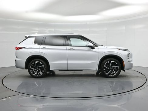 Used 2024 Mitsubishi Outlander SEL FWD image 23
