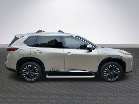 Used 2025 Nissan Rogue Platinum w/ Platinum Premium Package AWD/4WD image 4