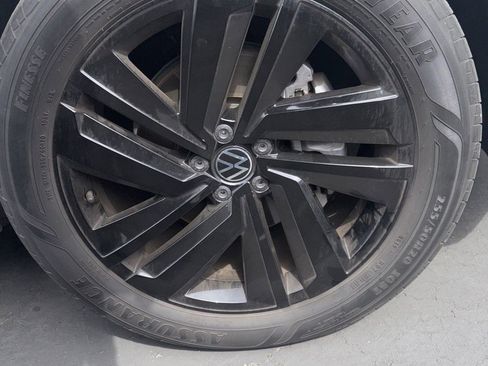 Used 2023 Volkswagen Atlas Cross Sport SE w/ Black Wheel Package image 17