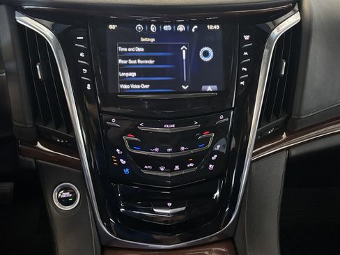 Used 2018 Cadillac Escalade ESV Premium Luxury image 11