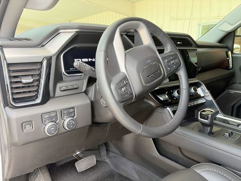 Used 2024 GMC Sierra 1500 Denali w/ Denali Reserve Package AWD/4WD image 17
